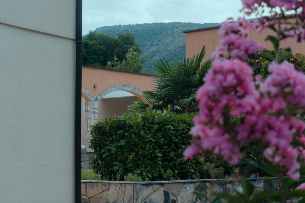 Holiday Home Rozic - Villa With Private Seasonal Heated Pool Mostar Exterior photo