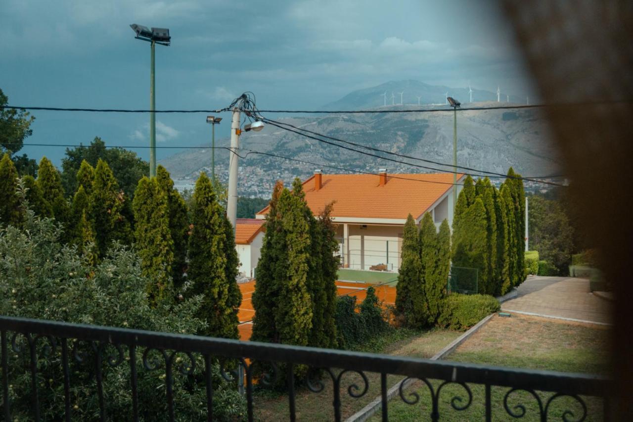 Holiday Home Rozic - Villa With Private Seasonal Heated Pool Mostar Exterior photo